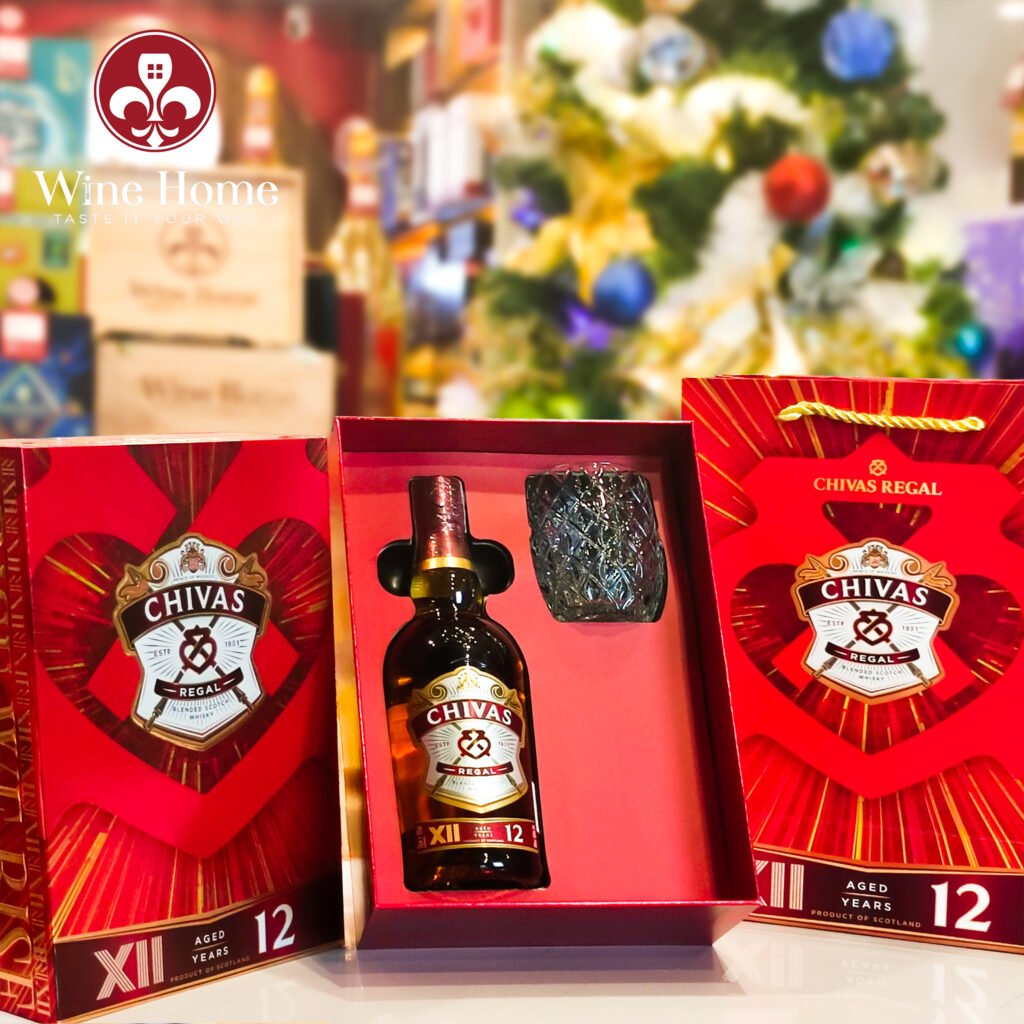 Rượu Whisky : Chivas Regal 12 hộp quà đỏ Rượu Whisky : Chivas Regal 12 hộp quà đỏ