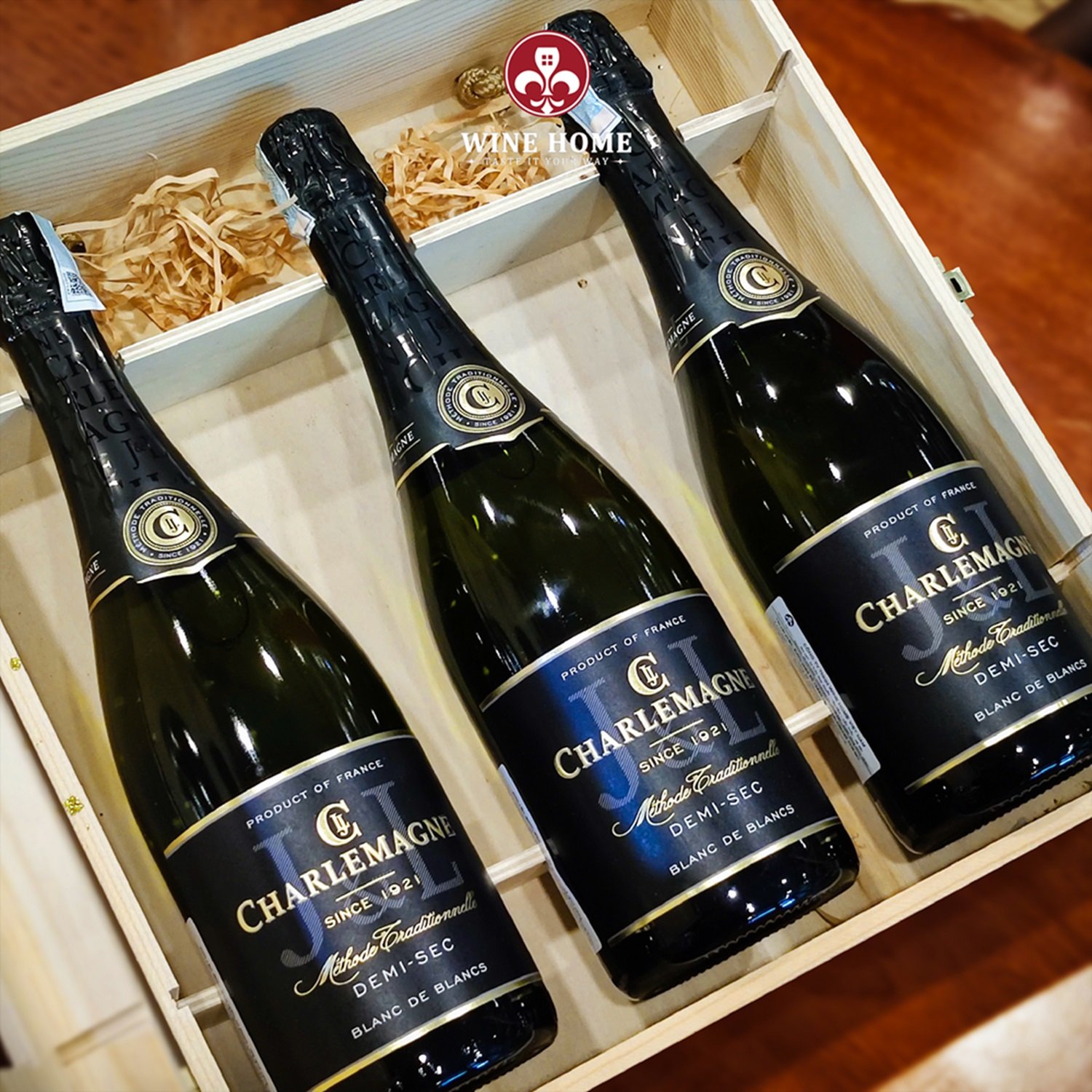 Rượu Sparkling Charlemagne Demi Sec Blanc De Blancs