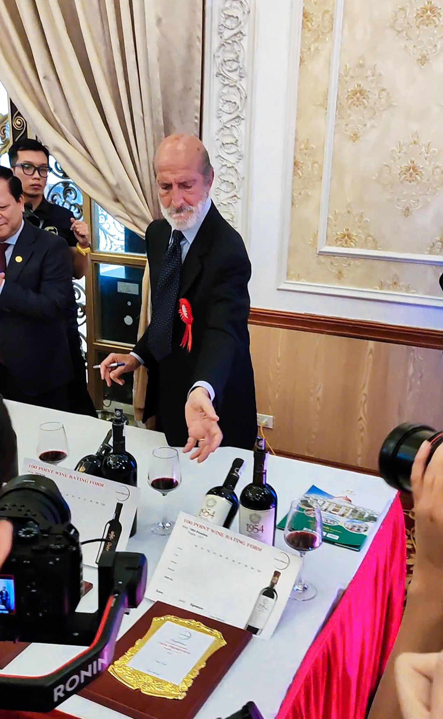 Khám Phá rượu vang Ý 1954 Primitivo – Siêu phẩm 98 điểm từ Cantine Paradiso | Rượu Vang Nhập Khẩu Cao Cấp Luca Maroni 1954 Primitivo