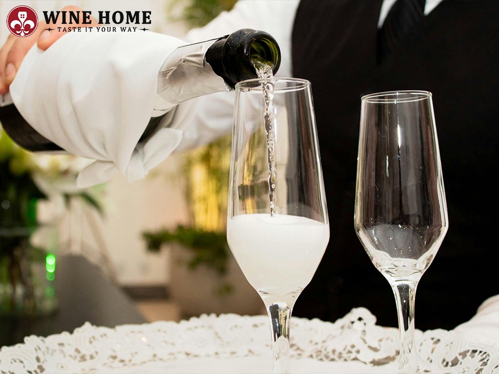 Khám Phá Các Mùi Hương Đặc Trưng Của Champagne – Nét Quyến Rũ Đến Từ Bọt Khí | Rượu Vang Nhập Khẩu Cao Cấp Khám Phá Các Mùi Hương Đặc Trưng Của Champagne