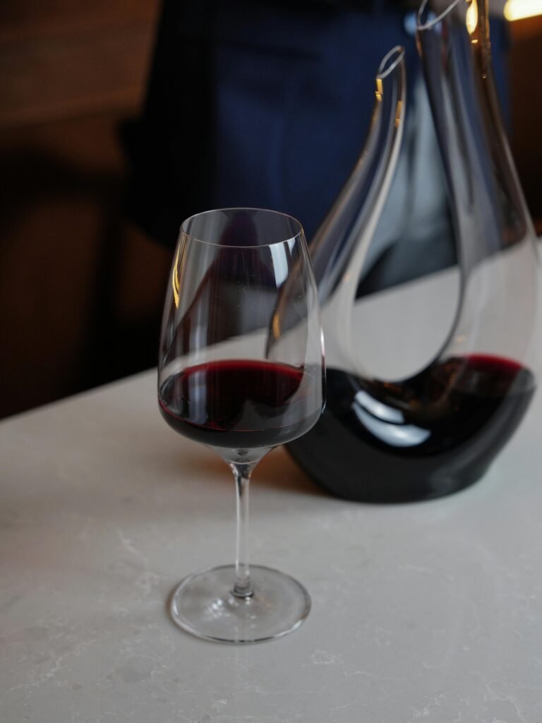 Công dụng của Decanter đối với rượu vang đỏ | Rượu Vang Nhập Khẩu Cao Cấp Công dụng của Decanter đối với rượu vang đỏ