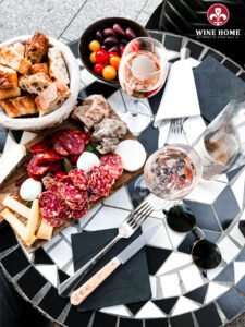 KẾT HỢP RƯỢU VANG HỒNG VỚI MÓN ĂN