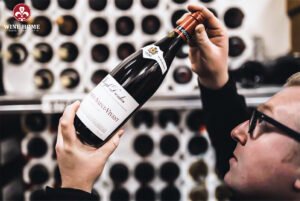 Cách phân biệt rượu vang đỏ thật và giả – Tránh rủi ro khi mua rượu | Rượu Vang Nhập Khẩu Cao Cấp Cách phân biệt vang đỏ thật và giả