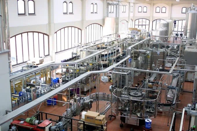 Khám phá thương hiệu Rocca Vini – Di sản rượu vang Ý từ năm 1880 | Rượu Vang Nhập Khẩu Cao Cấp Bên trong nhà máy sản xuất rượu vang Rocca Vini
