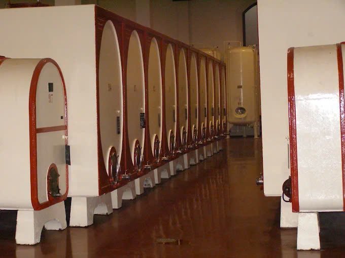 Khám phá thương hiệu Rocca Vini – Di sản rượu vang Ý từ năm 1880 | Rượu Vang Nhập Khẩu Cao Cấp Bên trong nhà máy sản xuất rượu vang Rocca Vini